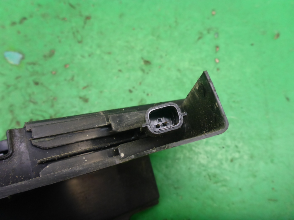 Замок двери передней левой