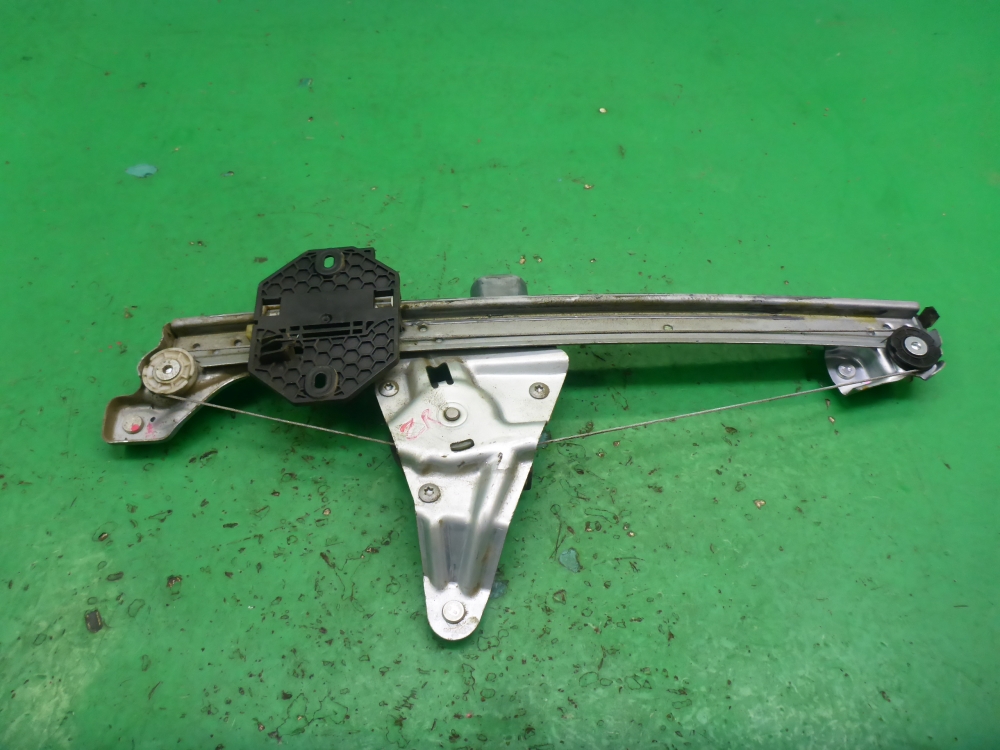 Стеклоподъемник электр. задний правый