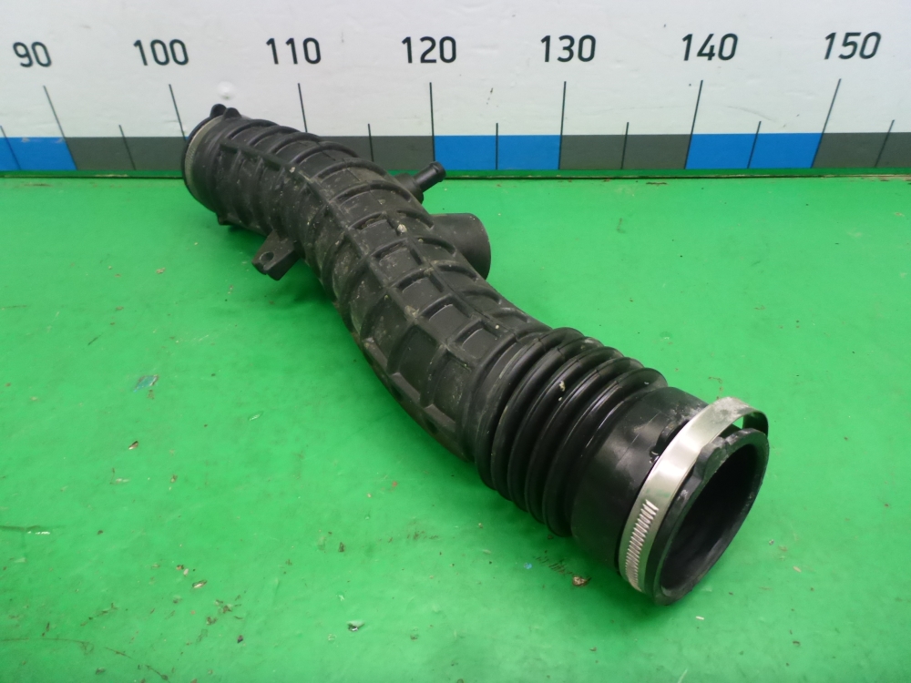 Патрубок воздушного фильтра