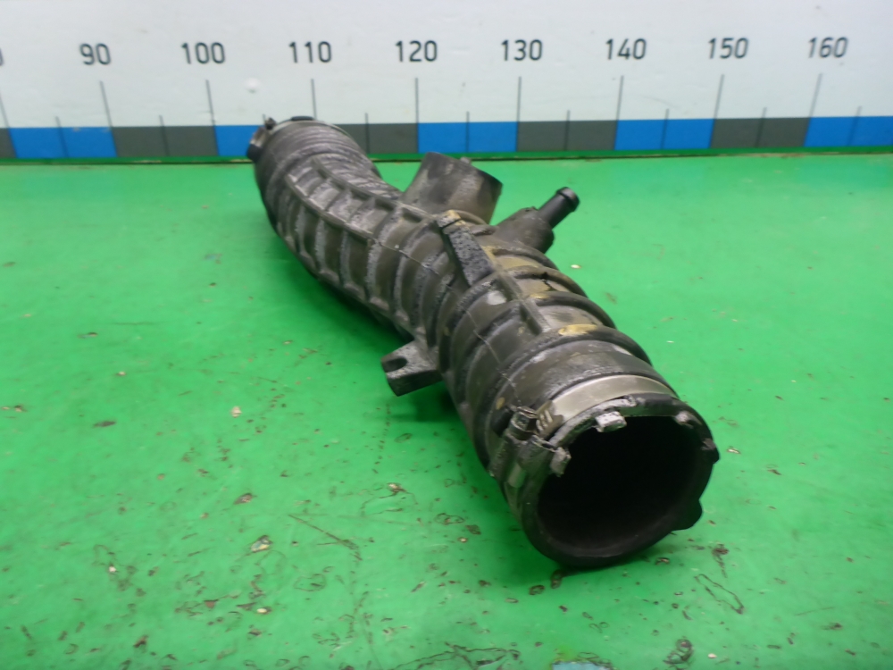 Патрубок воздушного фильтра