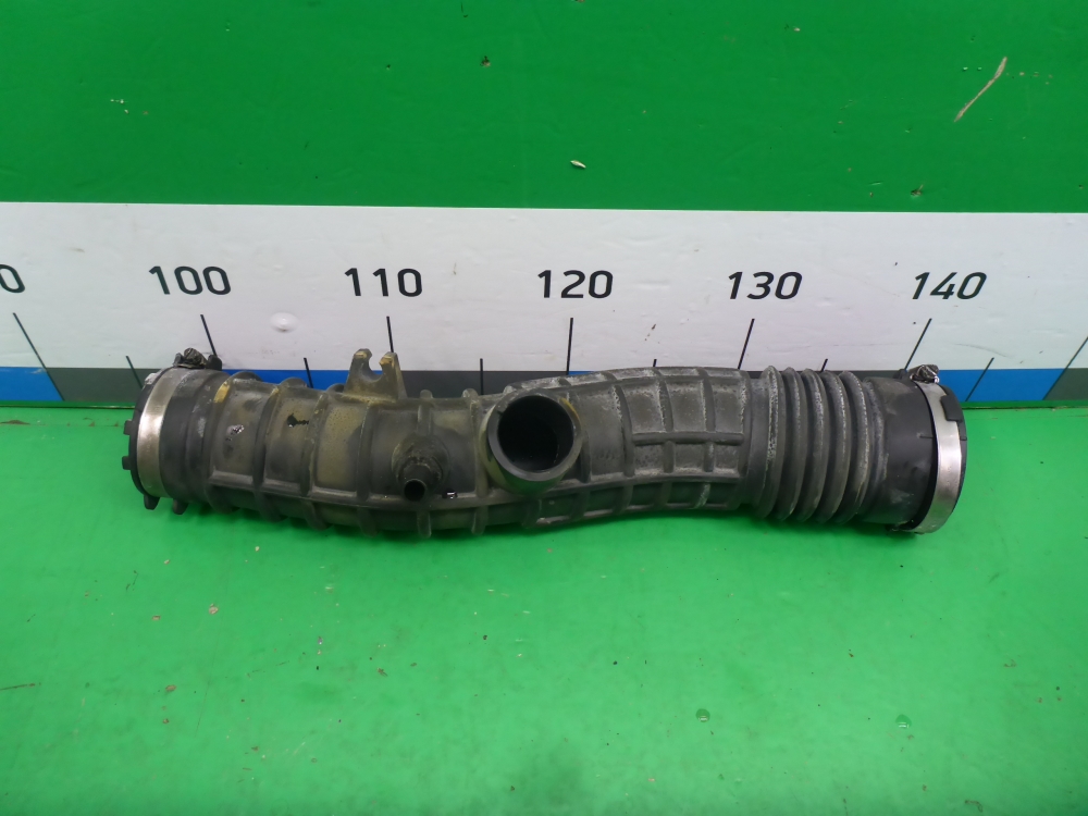 Патрубок воздушного фильтра