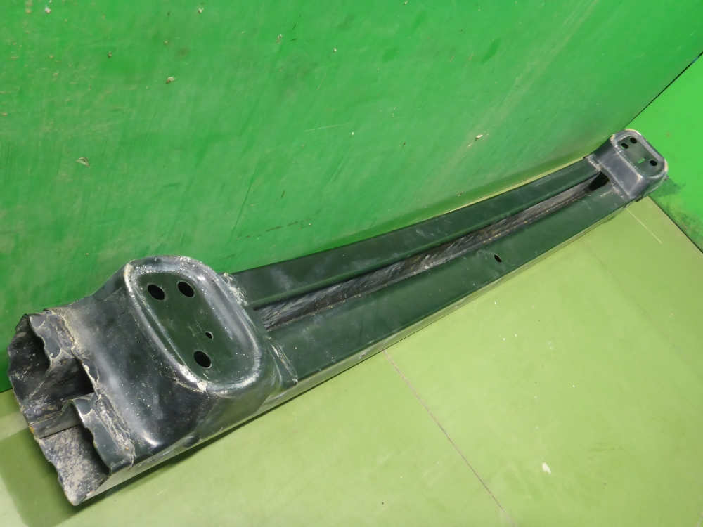 Усилитель заднего бампера