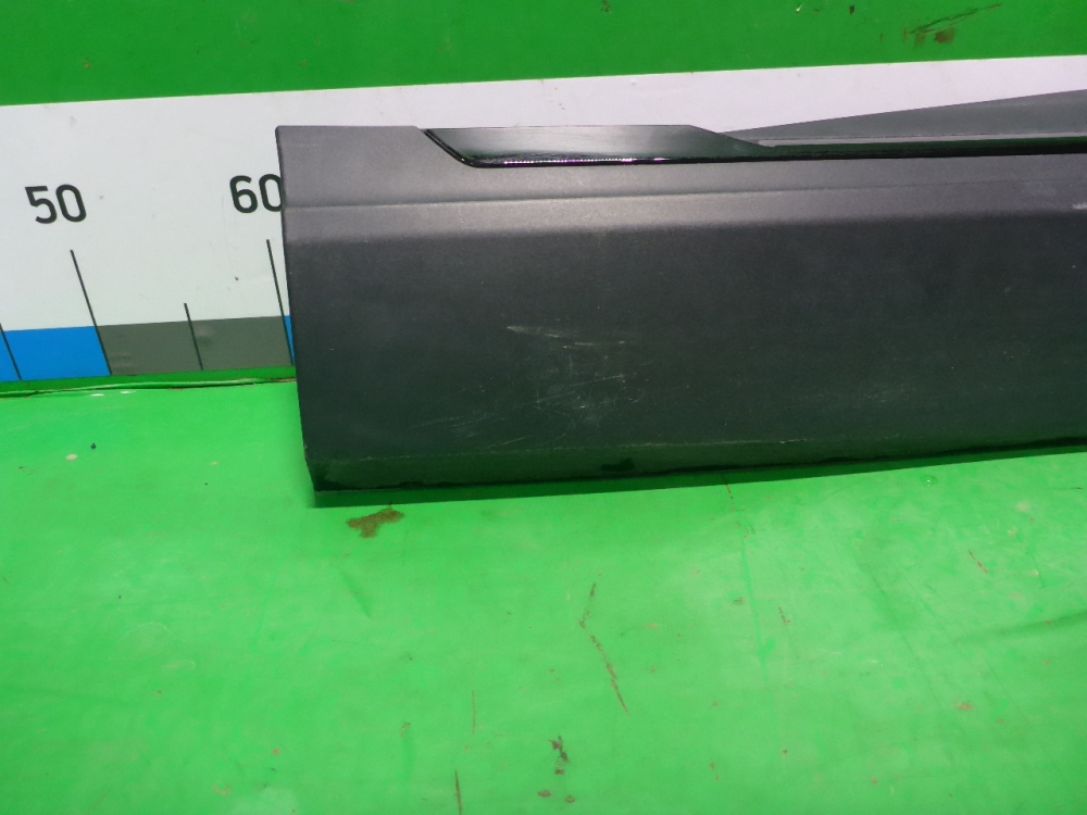 Накладка двери задней правой