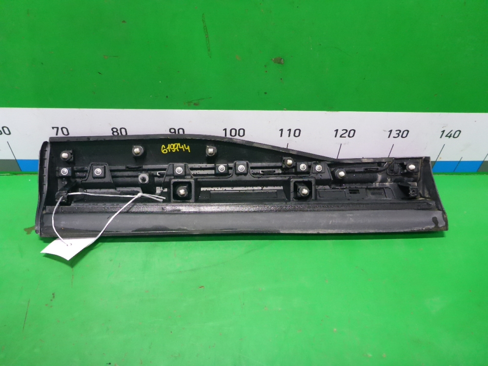 Накладка двери задней правой