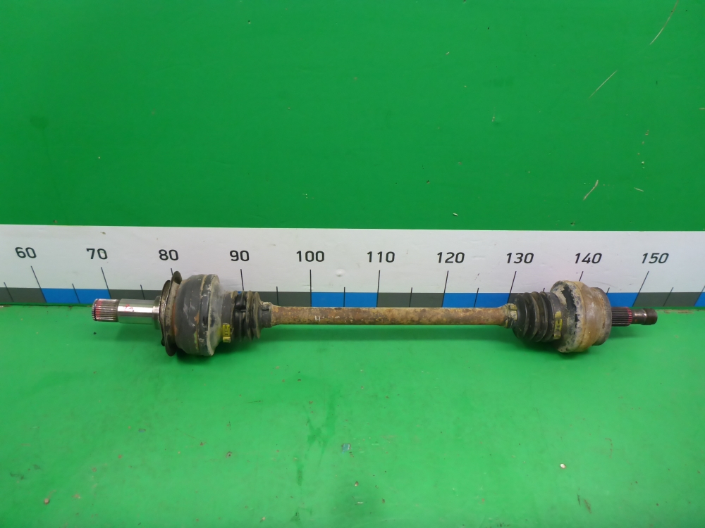 Полуось задняя левая