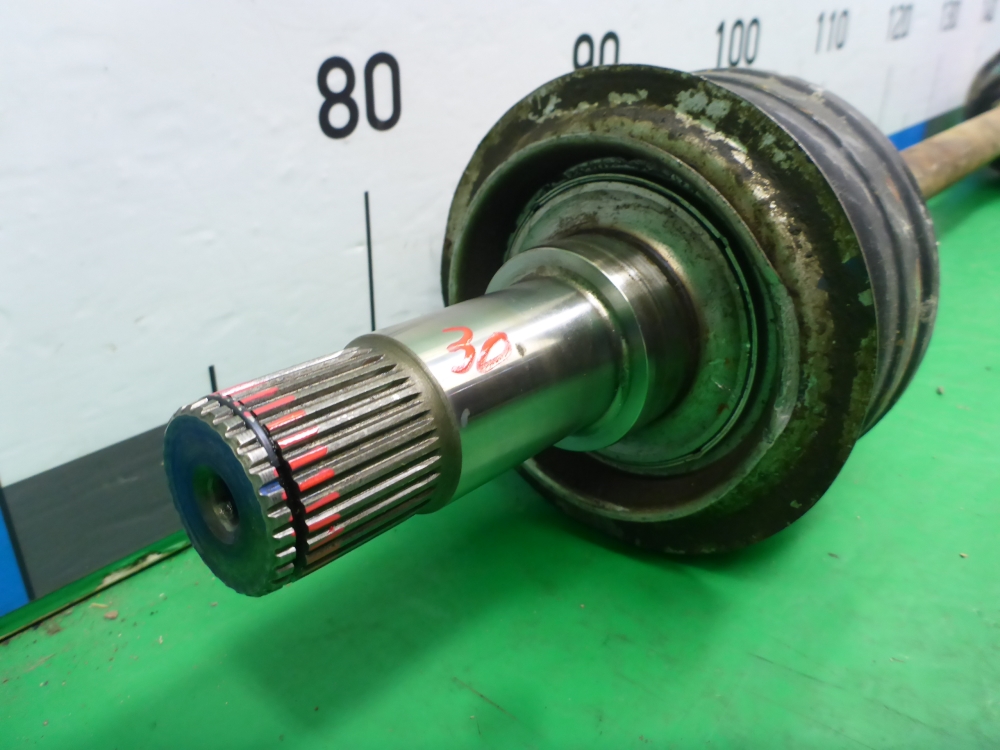 Полуось задняя левая