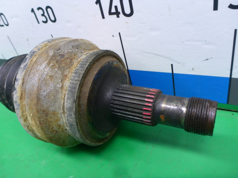 Полуось задняя левая