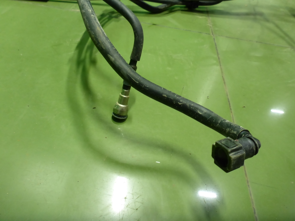 Трубка топливная