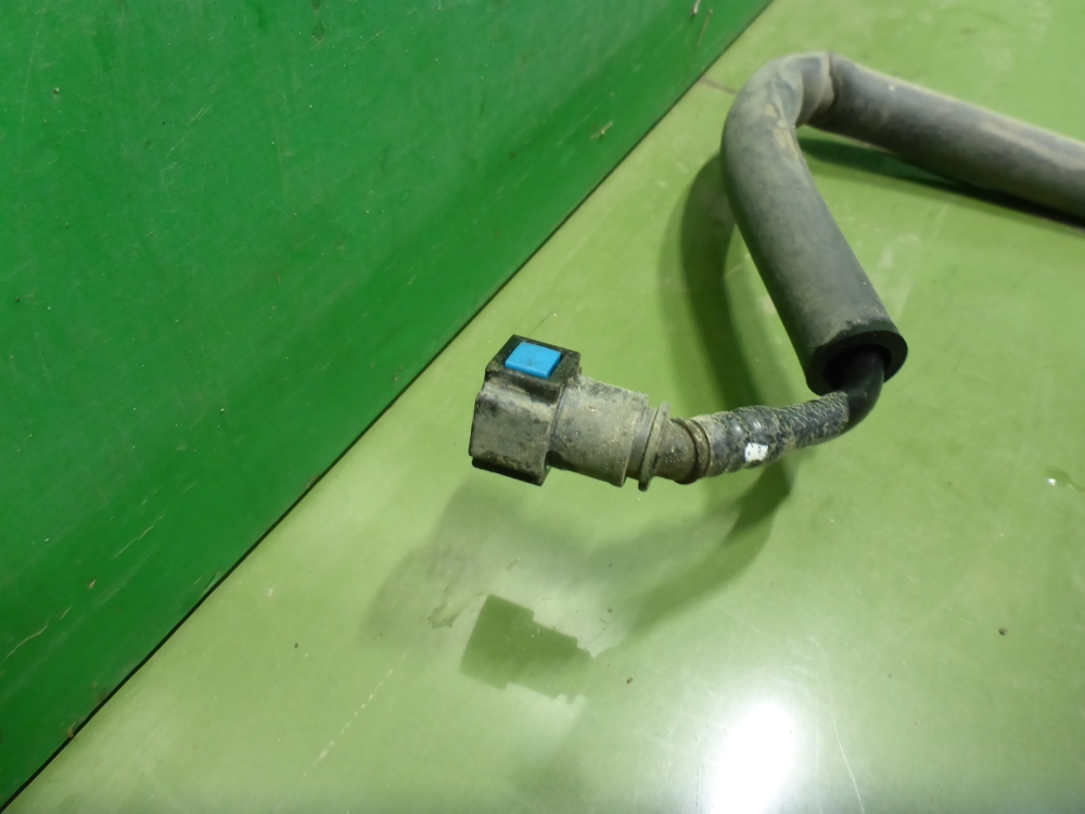 Трубка топливная