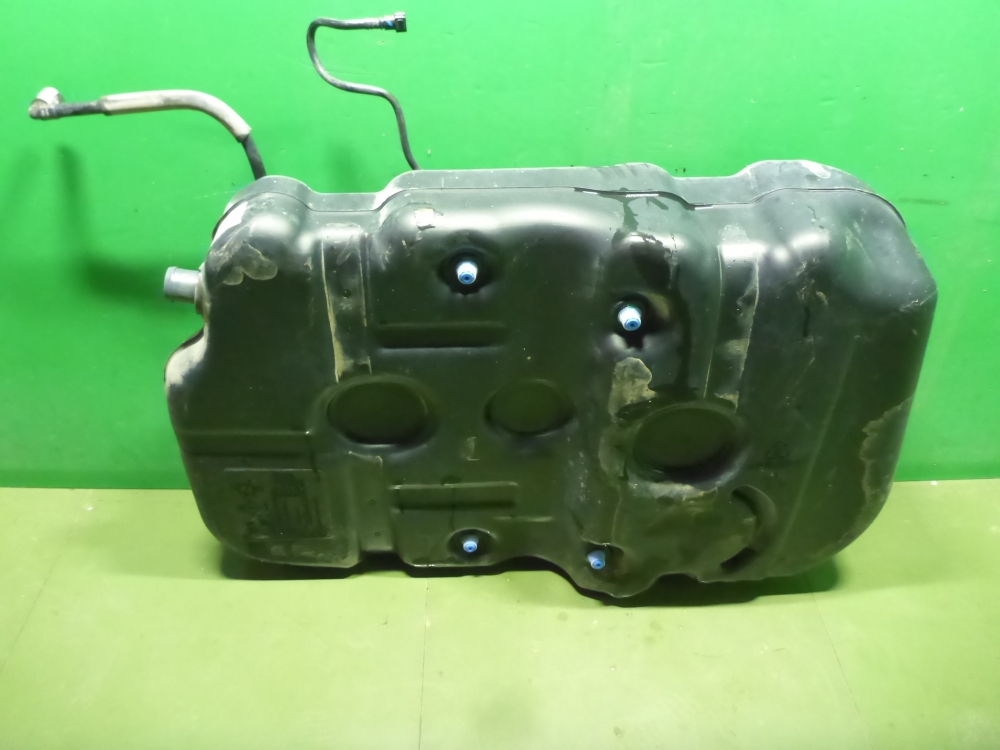 Бак топливный