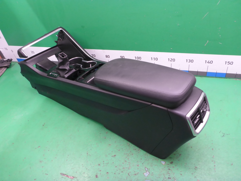 Подлокотник