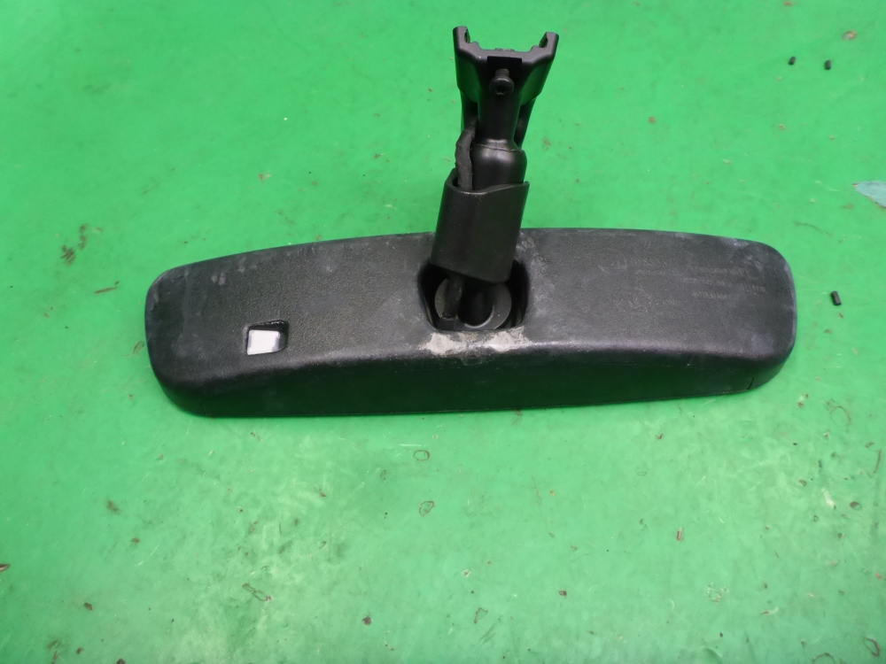 Зеркало заднего вида