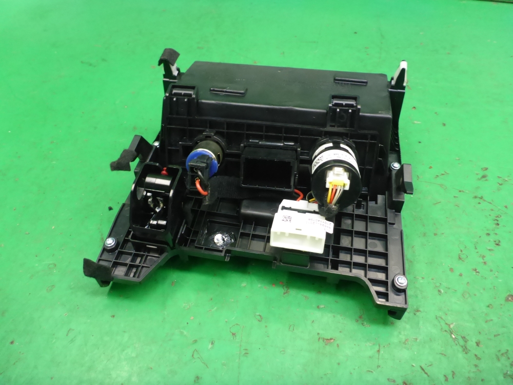 Ящик передней консоли