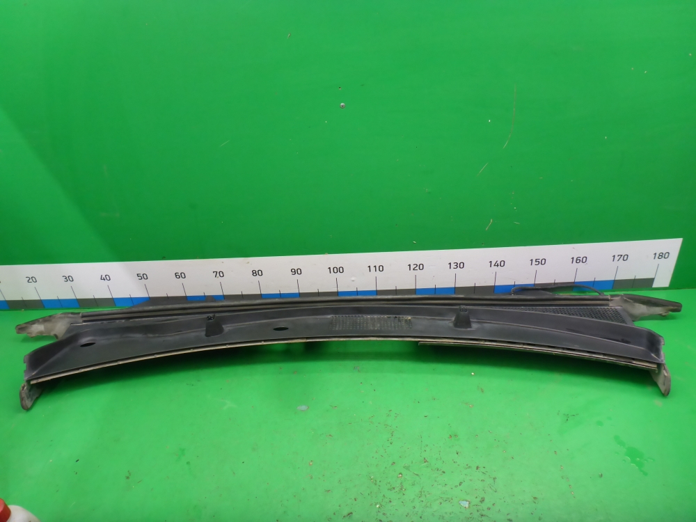 Решетка стеклоочистителей (Жабо)