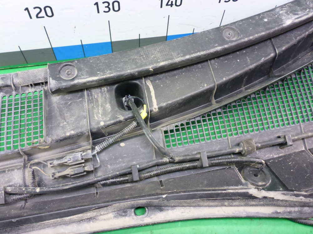 Решетка стеклоочистителей (Жабо)