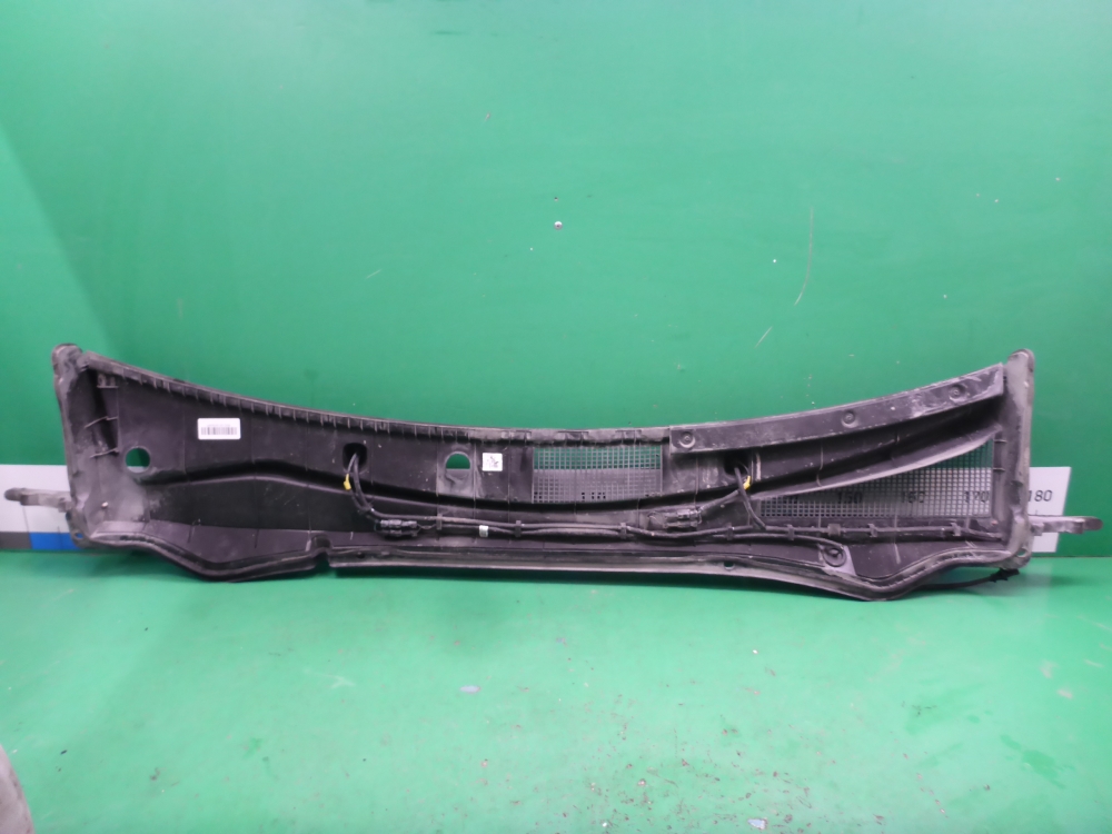 Решетка стеклоочистителей (Жабо)