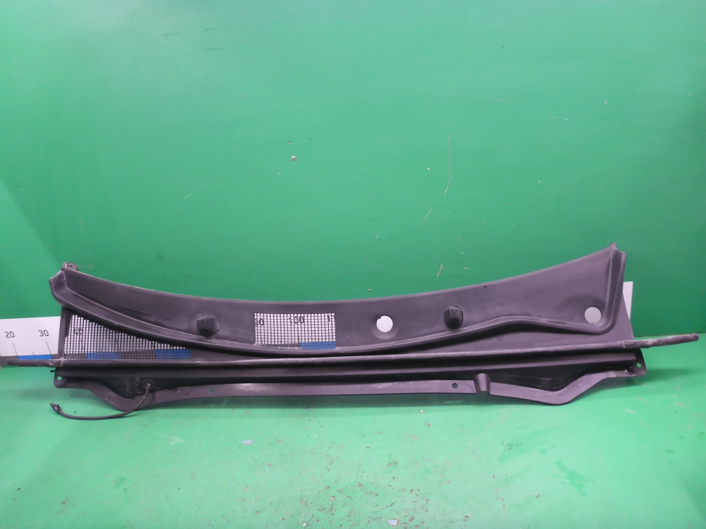 Решетка стеклоочистителей (Жабо)