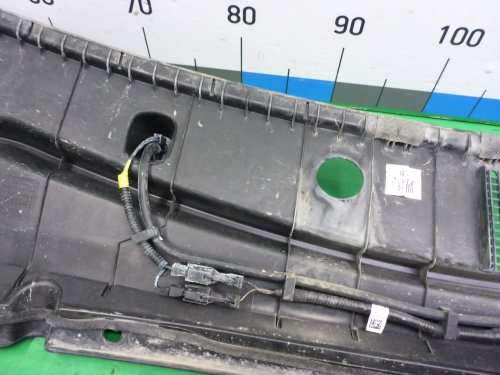 Решетка стеклоочистителей (Жабо)