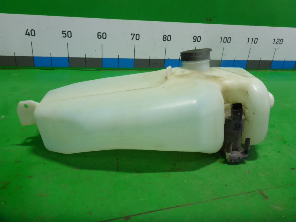 Бачок омывателя лобового стекла