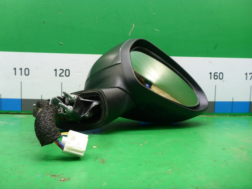 Зеркало правое электрическое