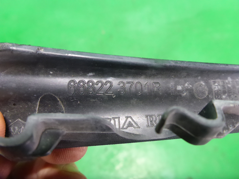 Молдинг лобового стекла