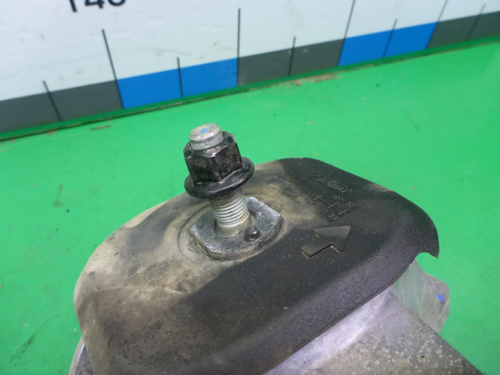 Опора двигателя правая