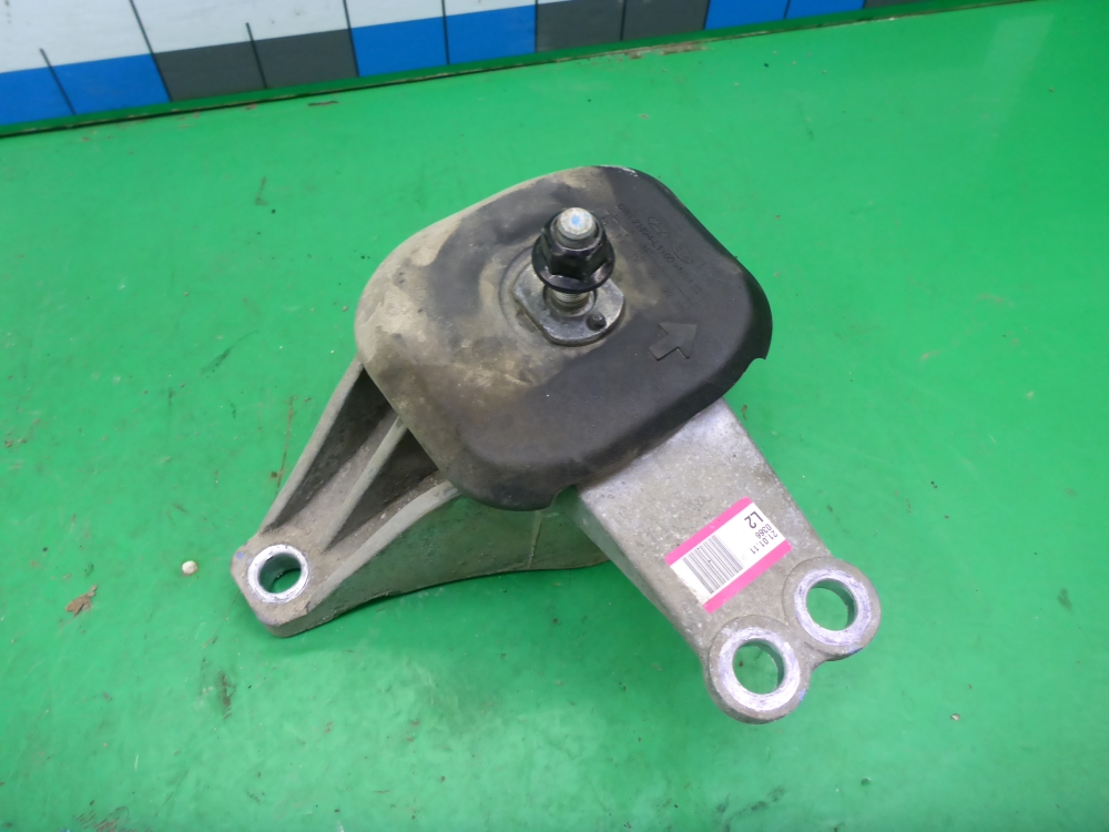 Опора двигателя правая