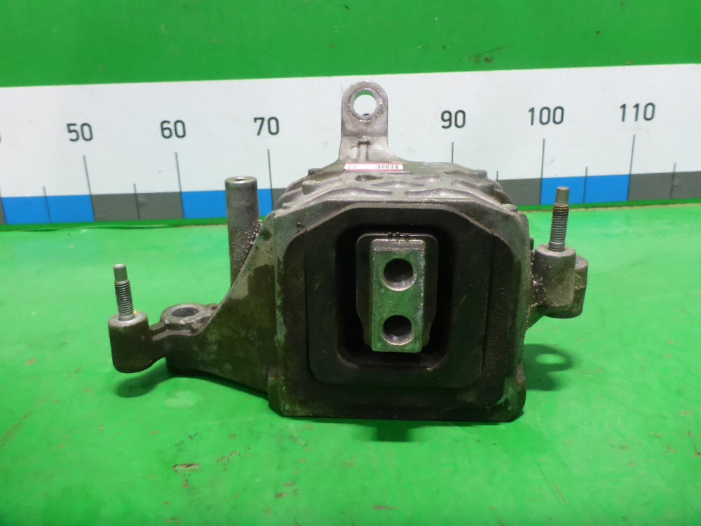 Опора КПП левая