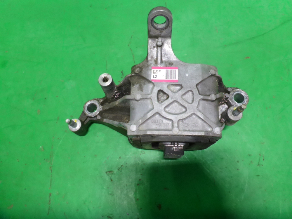 Опора КПП левая