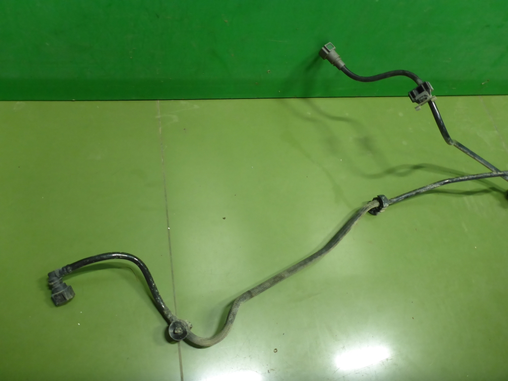 Трубка топливная