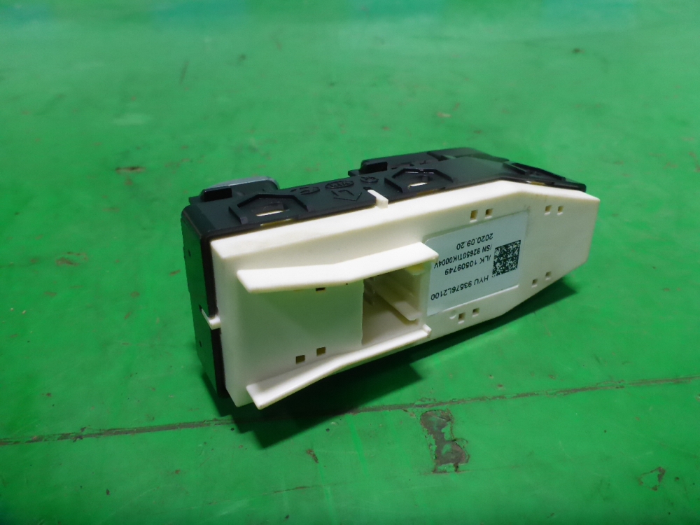 Кнопка стеклоподъемника