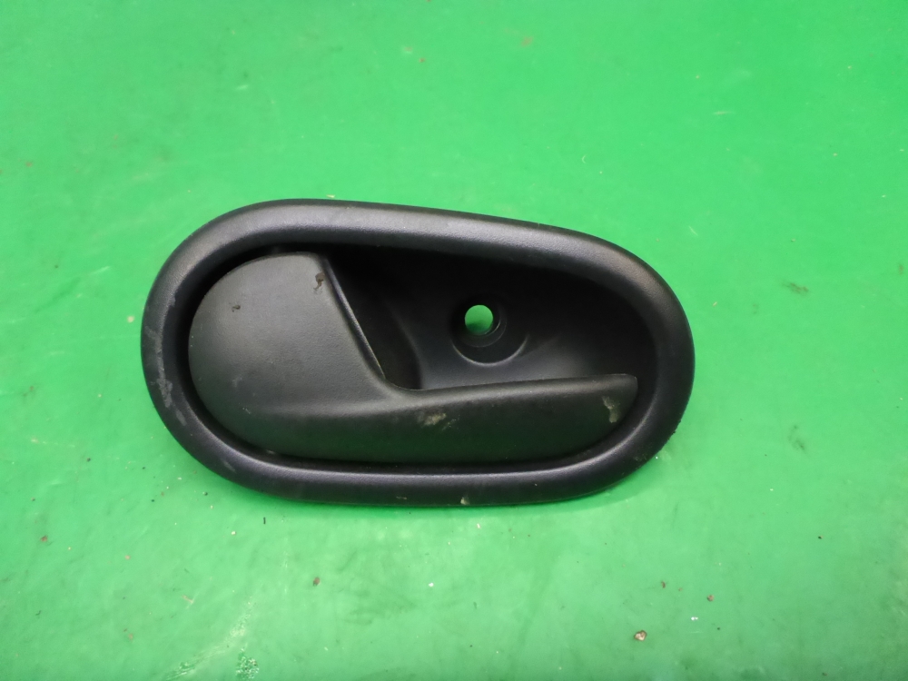 Ручка двери задней внутренняя левая