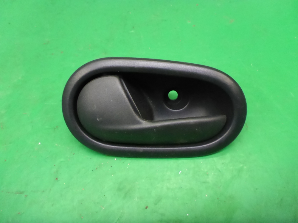 Ручка двери передней внутренняя левая