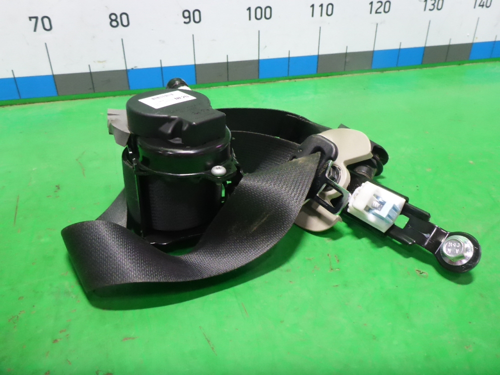 Ремень безопасности с пиропатроном