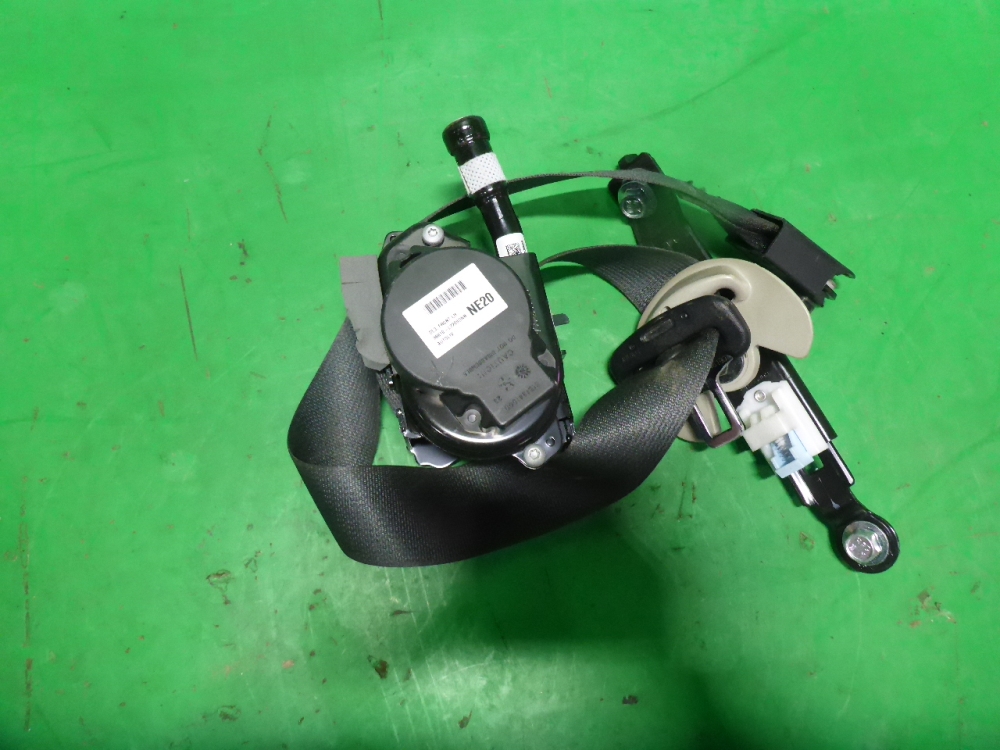 Ремень безопасности с пиропатроном