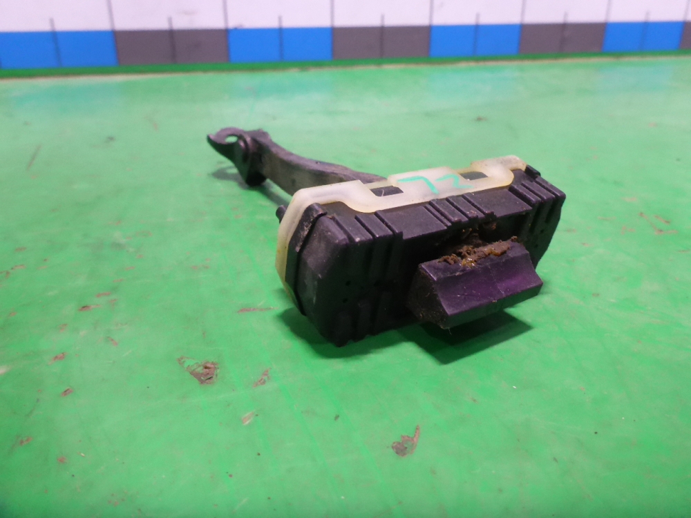 Ограничитель двери