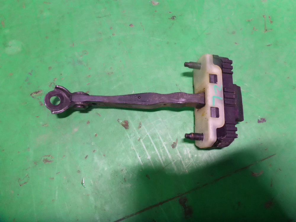 Ограничитель двери