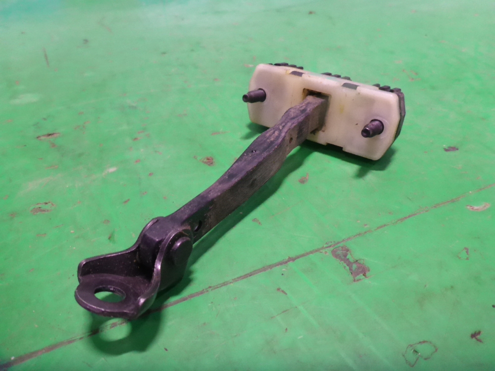 Ограничитель двери