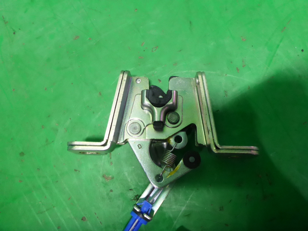 Замок спинки сиденья