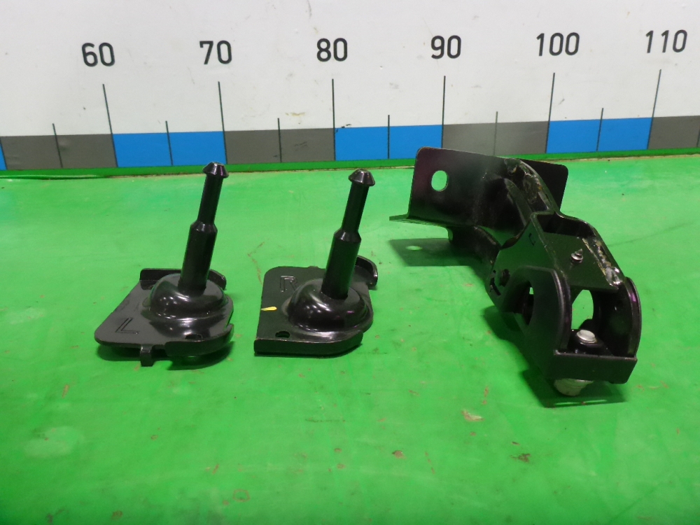 Замок спинки сиденья