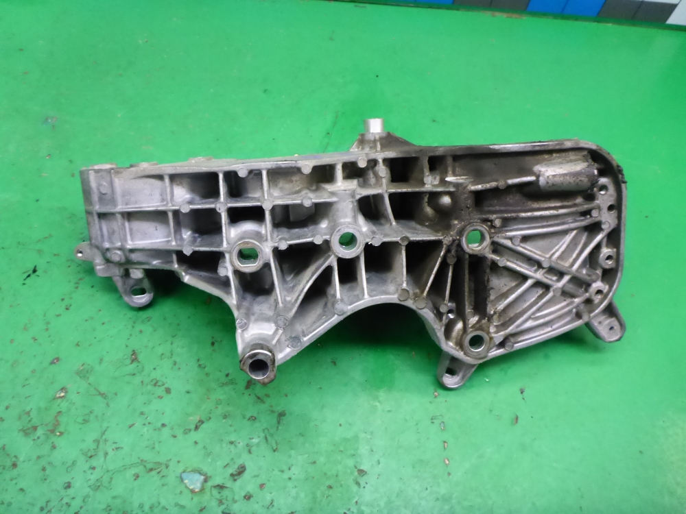 Кронштейн генератора