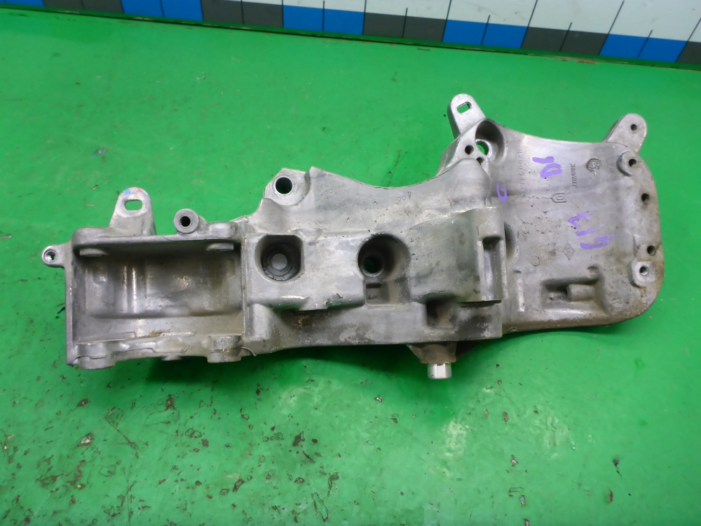 Кронштейн генератора