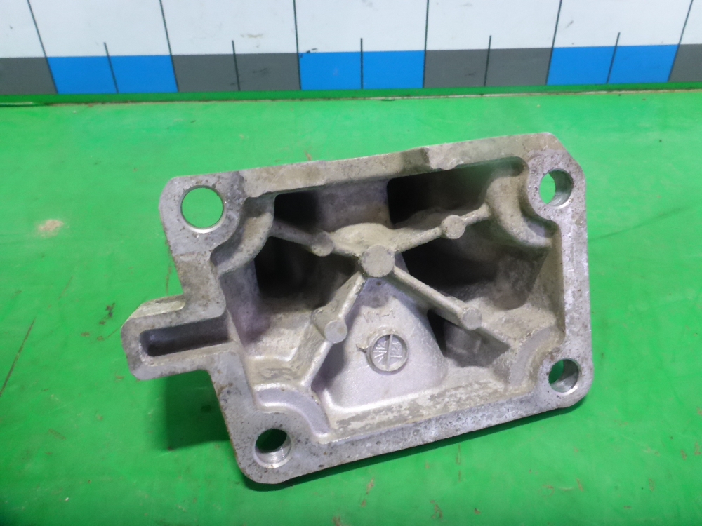 Кронштейн опоры КПП