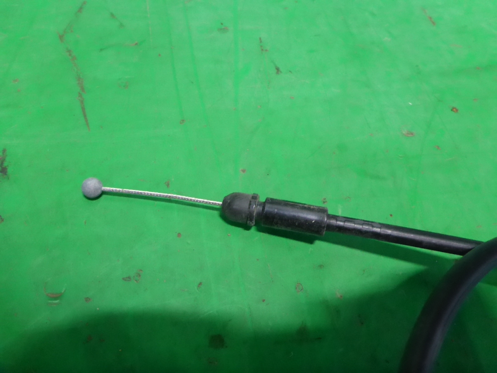 Трос открывания капота