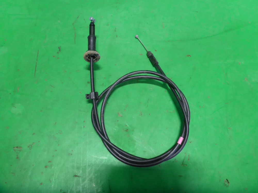 Трос открывания капота