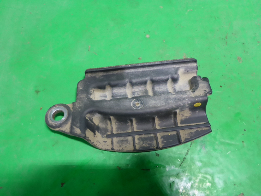 Крышка двигателя