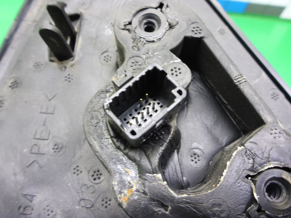 Зеркало правое электрическое