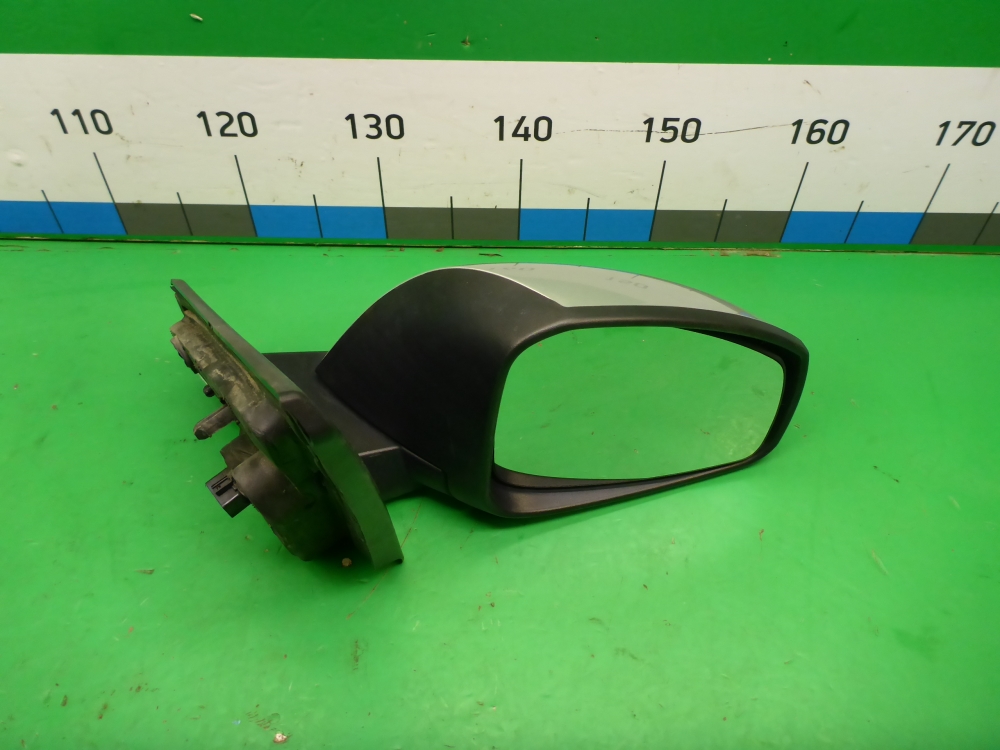 Зеркало правое электрическое