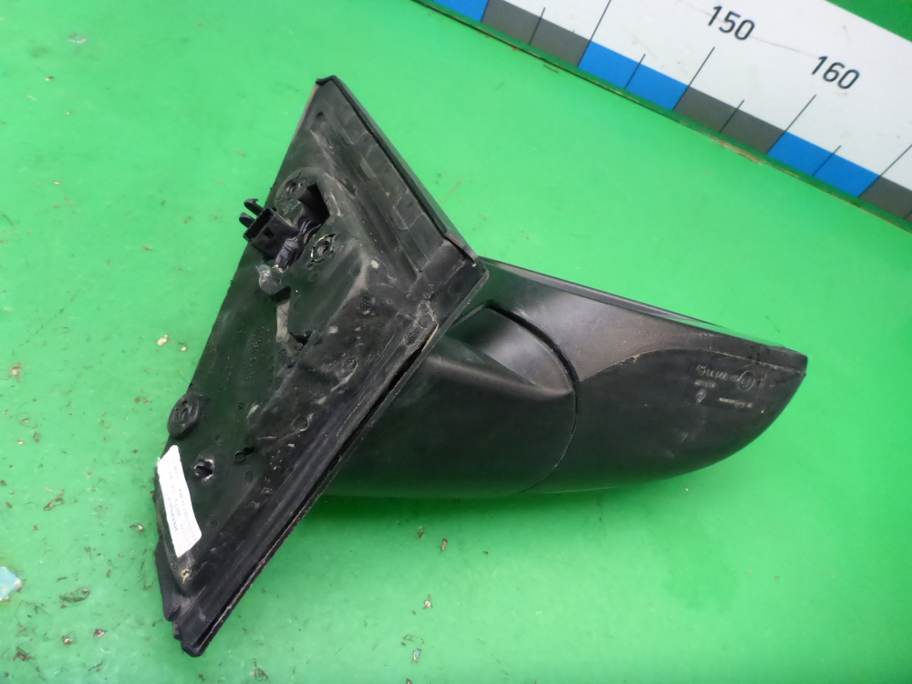 Зеркало правое электрическое