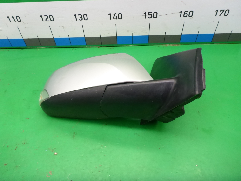 Зеркало правое электрическое